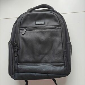 Kenneth Cole Reaction Mens Black Leather Backpack Bookbag Laptop Sleeve Padded